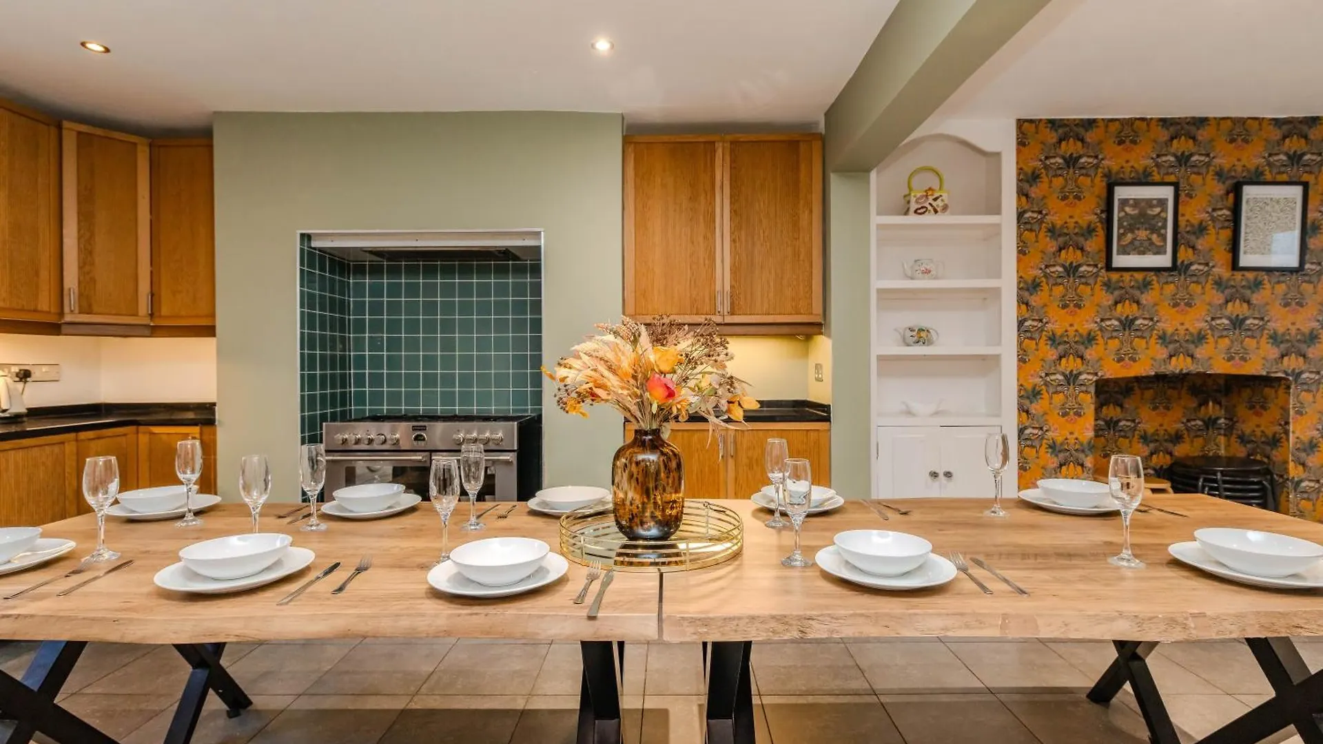 Spacious 5-Bedroom Home With Patio In The Heart Of Kemptown Brighton