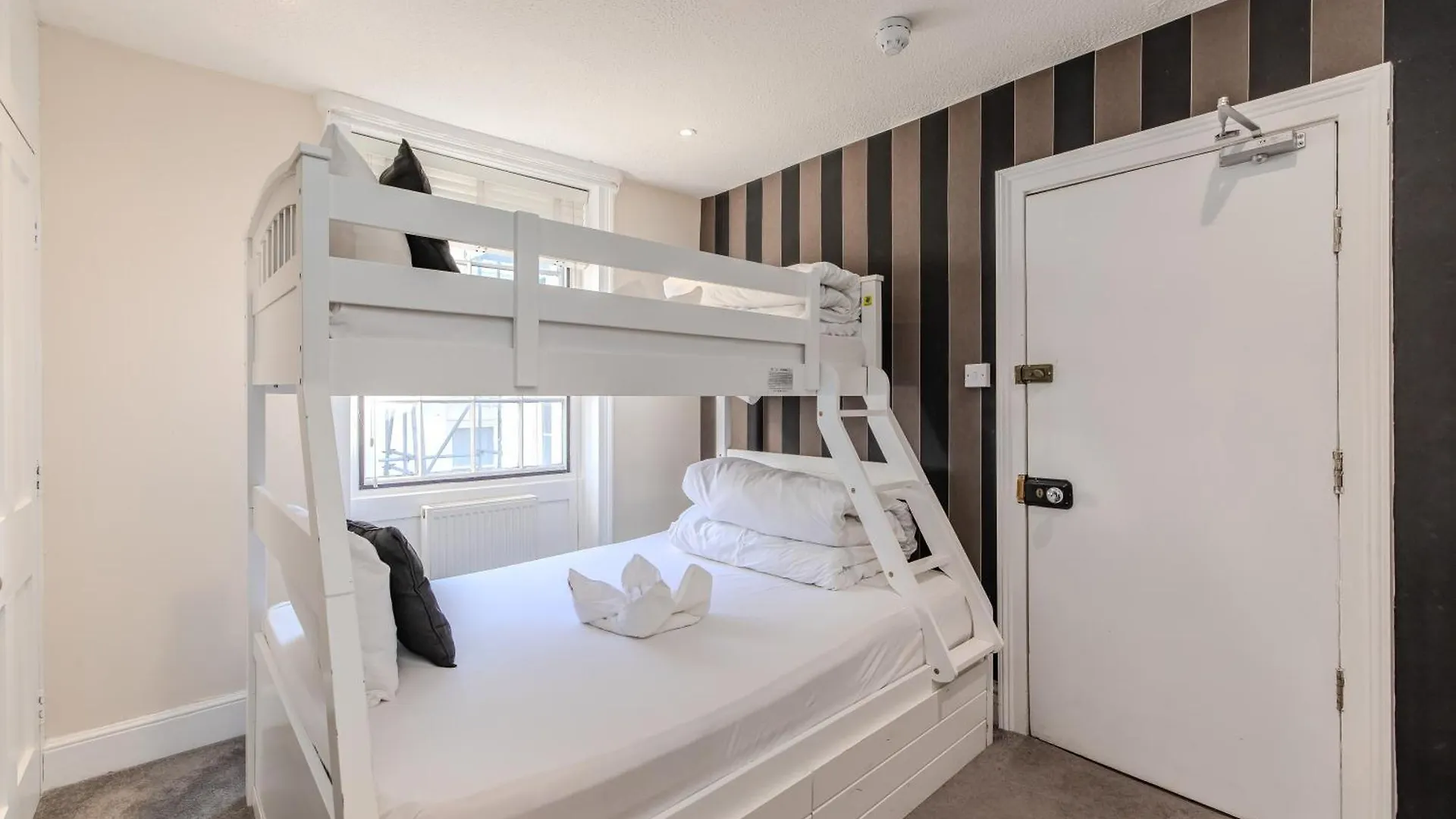 Apartman Spacious 5-Bedroom Home With Patio In The Heart Of Kemptown Brighton