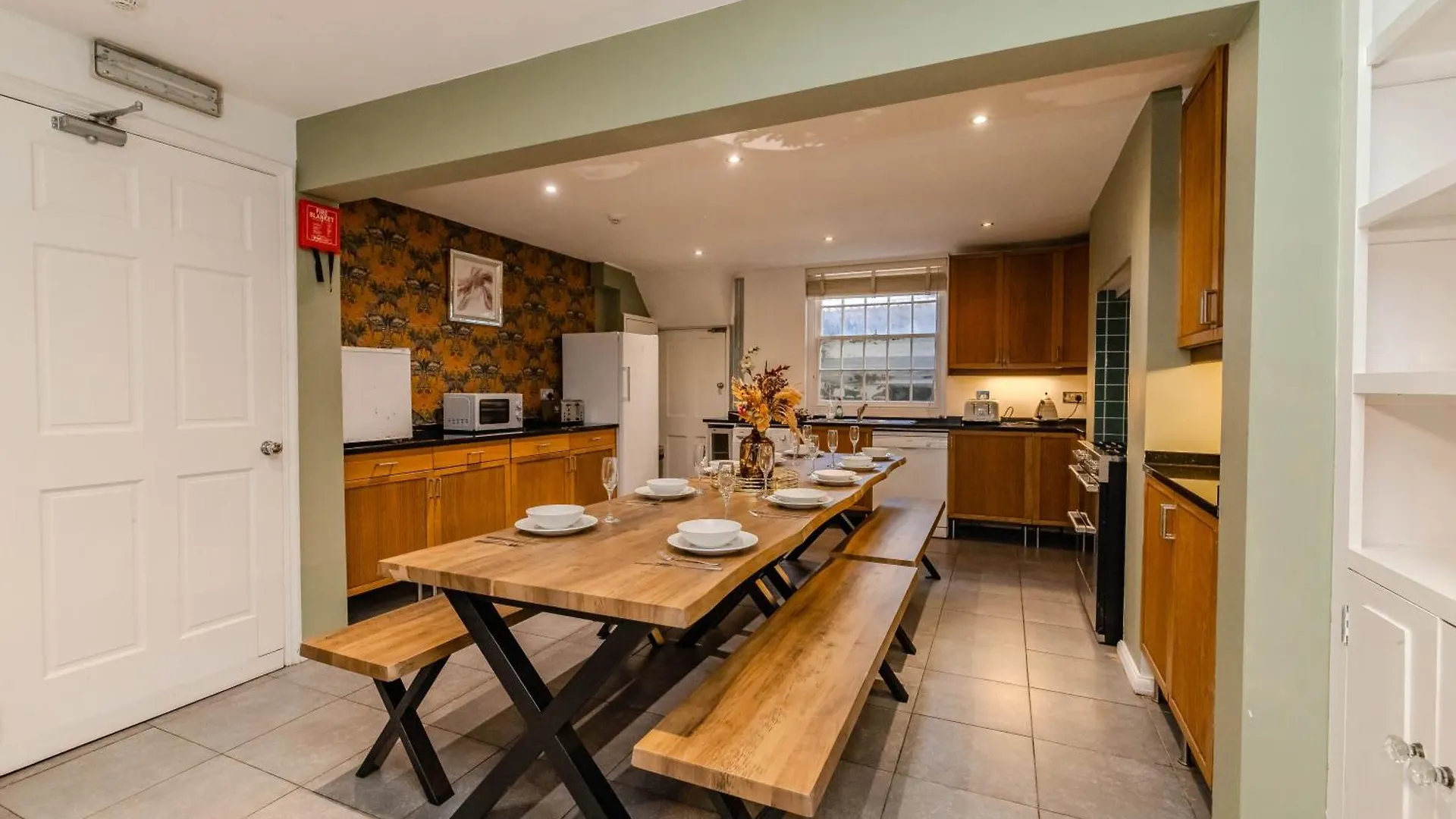 Spacious 5-Bedroom Home With Patio In The Heart Of Kemptown Brighton 0*,  Egyesült Királyság
